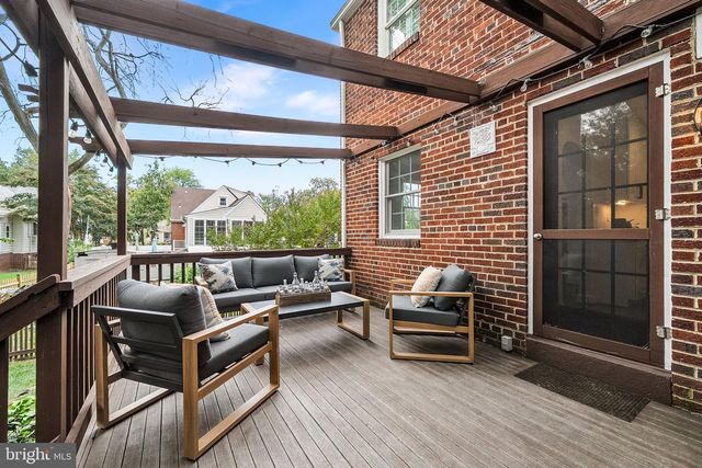 1506 WAYNE ST, Alexandria, VA 22301