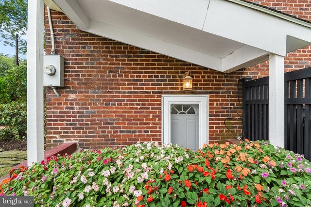 1506 WAYNE ST, Alexandria, VA 22301