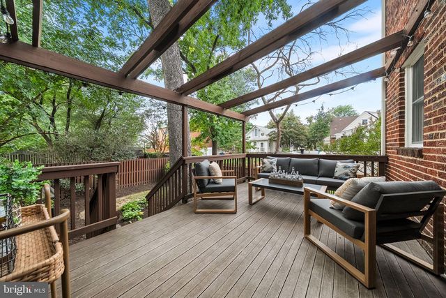 1506 WAYNE ST, Alexandria, VA 22301