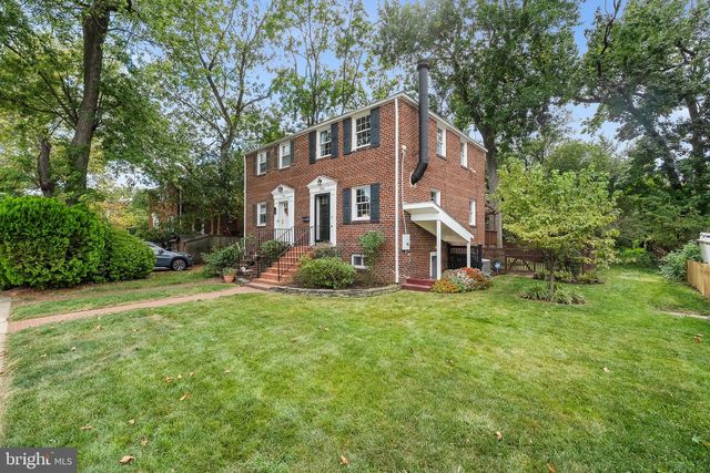 1506 WAYNE ST, Alexandria, VA 22301