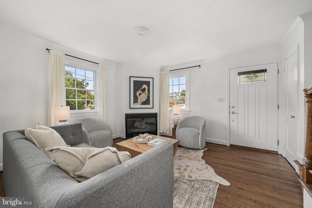 1506 WAYNE ST, Alexandria, VA 22301