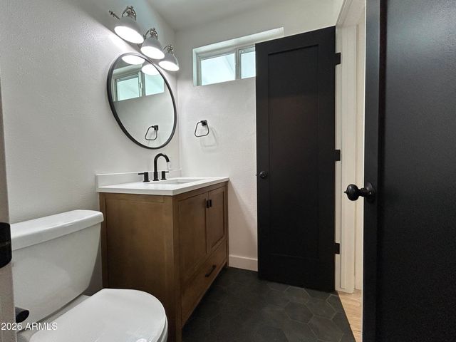 8631 E JACKRABBIT Road, Scottsdale, AZ 85250