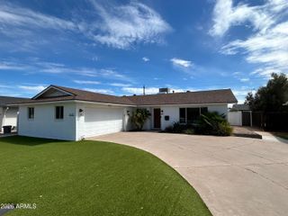 8631 E JACKRABBIT Road, Scottsdale, AZ 85250