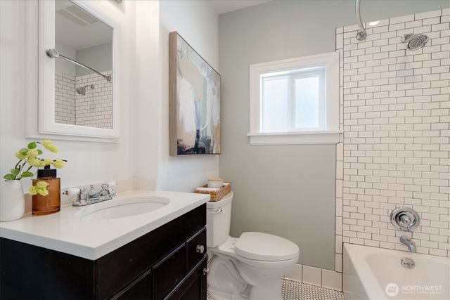 8036 9th Avenue NW, Seattle, WA 98117
