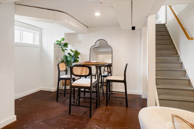 8036 9th Avenue NW, Seattle, WA 98117