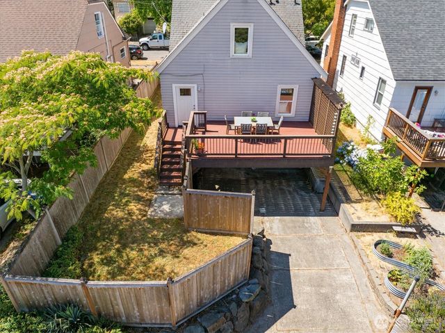 8036 9th Avenue NW, Seattle, WA 98117
