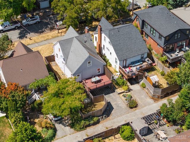 8036 9th Avenue NW, Seattle, WA 98117