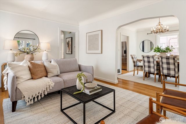 8036 9th Avenue NW, Seattle, WA 98117