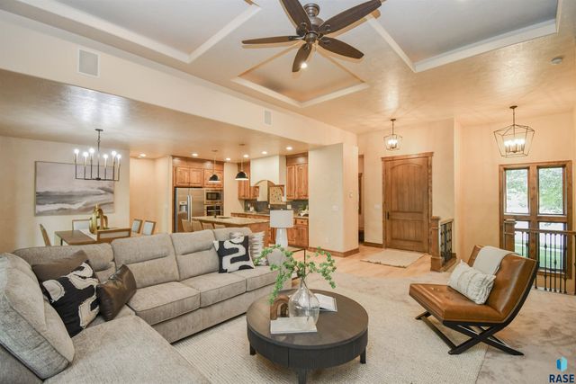 1325 W Wicklow Ct Court, Sioux Falls, SD 57108