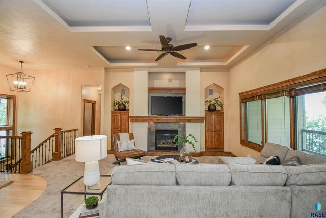 1325 W Wicklow Ct Court, Sioux Falls, SD 57108