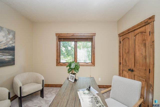 1325 W Wicklow Ct Court, Sioux Falls, SD 57108