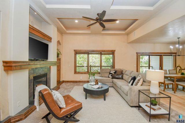 1325 W Wicklow Ct Court, Sioux Falls, SD 57108
