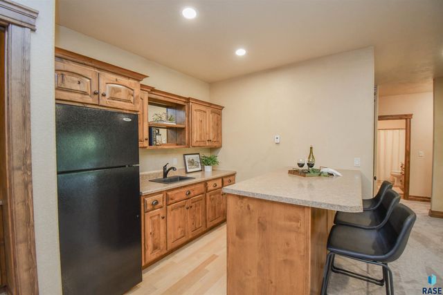 1325 W Wicklow Ct Court, Sioux Falls, SD 57108