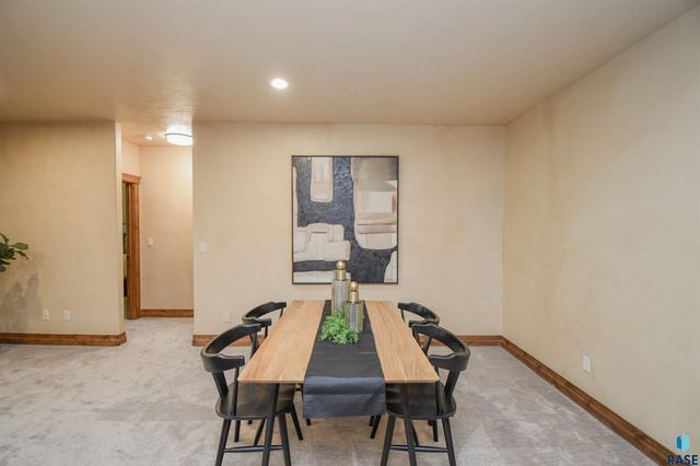 1325 W Wicklow Ct Court, Sioux Falls, SD 57108