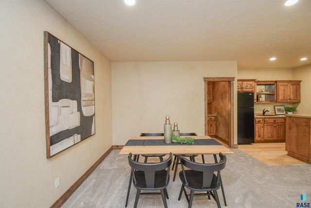 1325 W Wicklow Ct Court, Sioux Falls, SD 57108