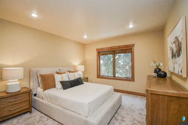 1325 W Wicklow Ct Court, Sioux Falls, SD 57108