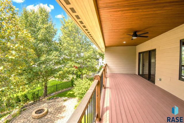 1325 W Wicklow Ct Court, Sioux Falls, SD 57108