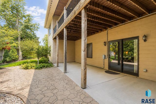 1325 W Wicklow Ct Court, Sioux Falls, SD 57108