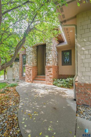 1325 W Wicklow Ct Court, Sioux Falls, SD 57108