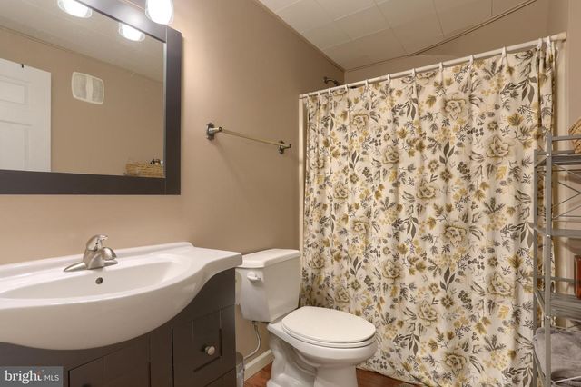 3 DENNIS DR, Reinholds, PA 17569