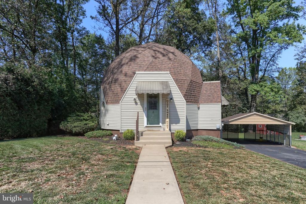 3 DENNIS DR, Reinholds, PA 17569