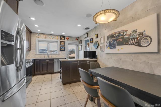 849 Flanders Drive, North Woodmere, NY 11581