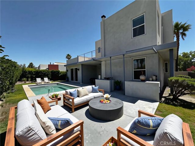 561 Skylar Lane, Palm Springs, CA 92262