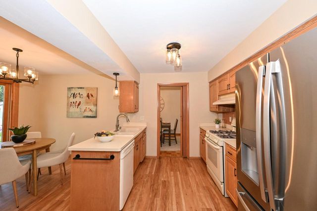 13780 W Graham STREET, New Berlin, WI 53151