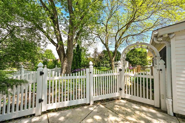 13780 W Graham STREET, New Berlin, WI 53151
