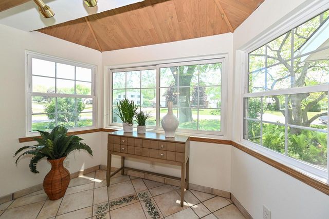 13780 W Graham STREET, New Berlin, WI 53151