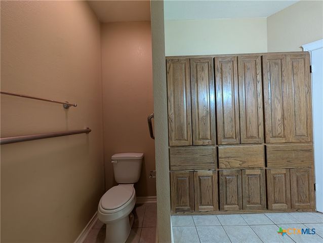 1043 Rivertree Drive, New Braunfels, TX 78130