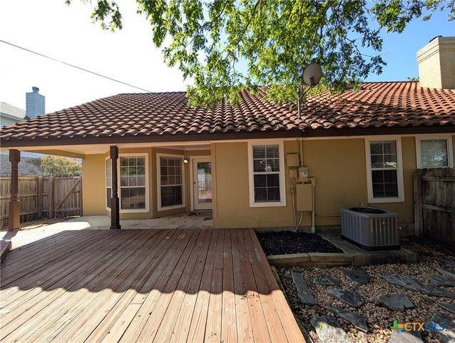 1043 Rivertree Drive, New Braunfels, TX 78130