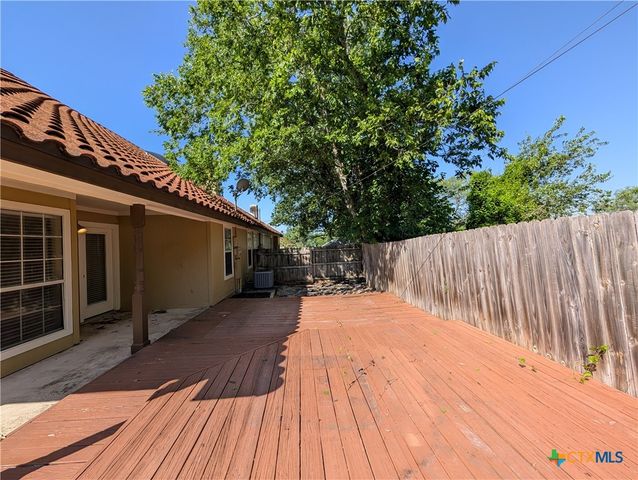 1043 Rivertree Drive, New Braunfels, TX 78130