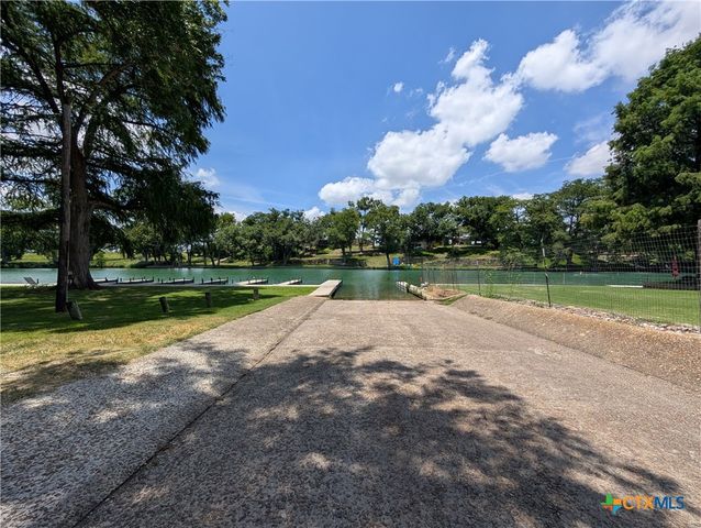 1043 Rivertree Drive, New Braunfels, TX 78130