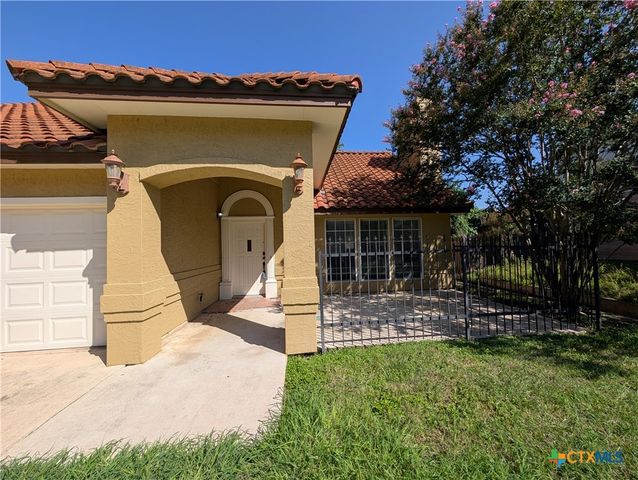 1043 Rivertree Drive, New Braunfels, TX 78130