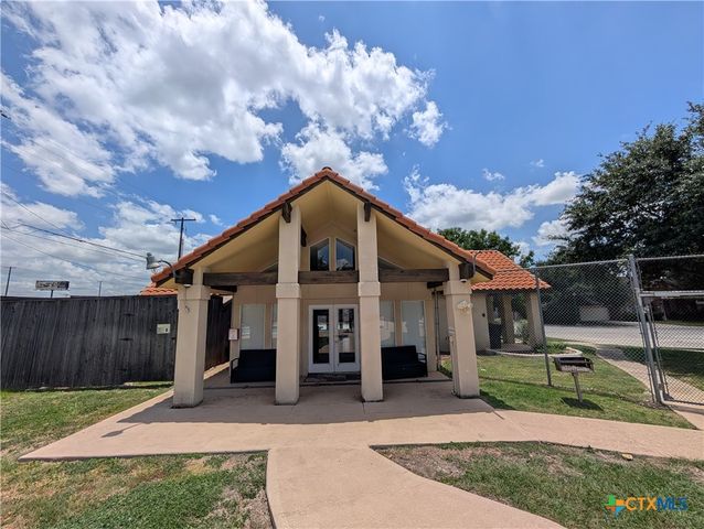 1043 Rivertree Drive, New Braunfels, TX 78130