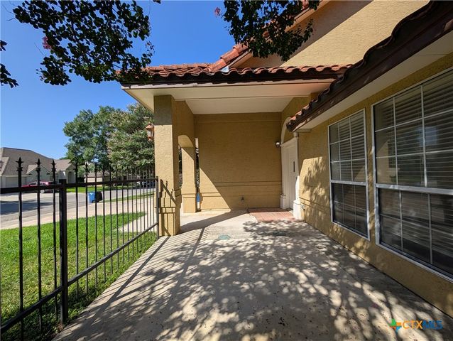 1043 Rivertree Drive, New Braunfels, TX 78130