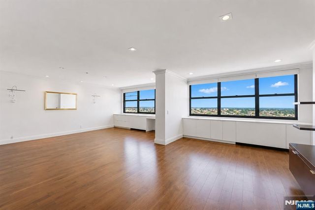 7000 Boulevard East 39G, Guttenberg, NJ 07093