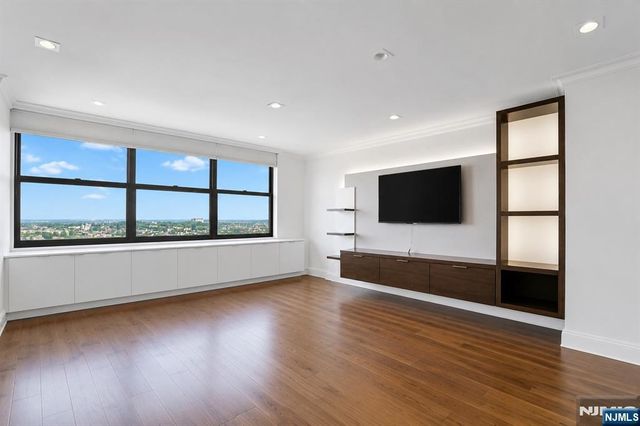 7000 Boulevard East 39G, Guttenberg, NJ 07093