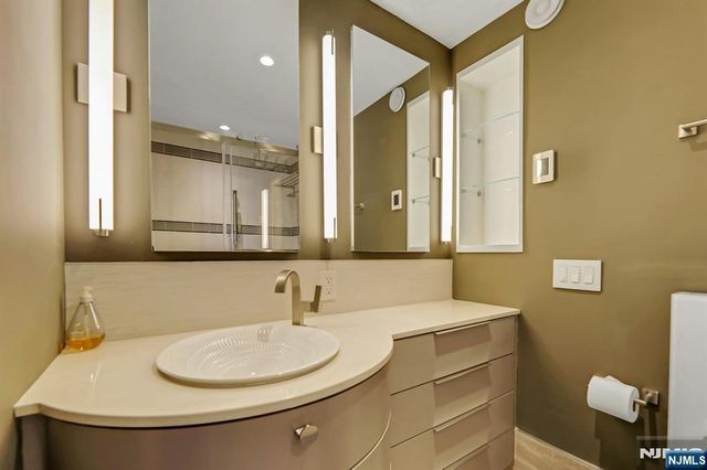 7000 Boulevard East 39G, Guttenberg, NJ 07093