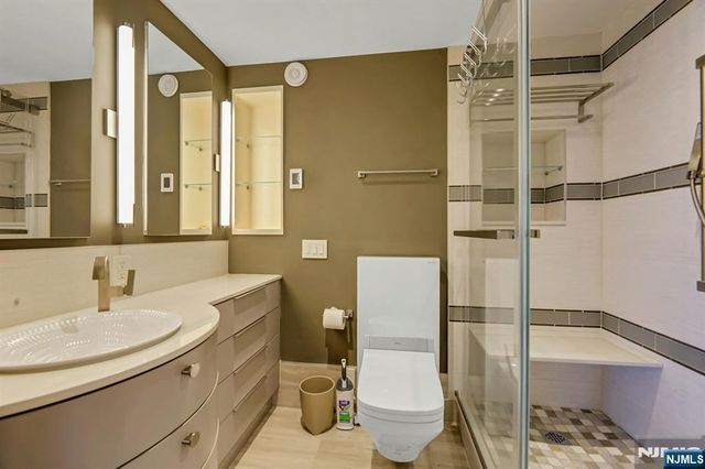 7000 Boulevard East 39G, Guttenberg, NJ 07093