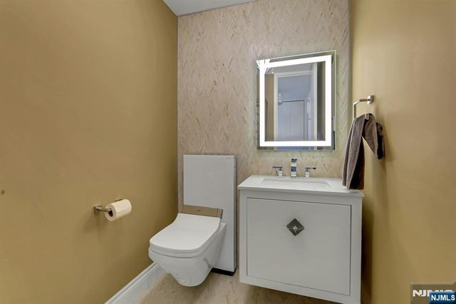 7000 Boulevard East 39G, Guttenberg, NJ 07093