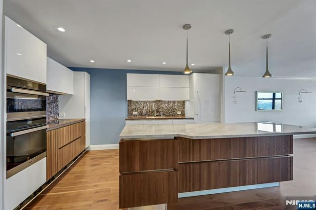 7000 Boulevard East 39G, Guttenberg, NJ 07093