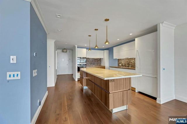 7000 Boulevard East 39G, Guttenberg, NJ 07093