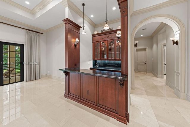 9001 SW 59th Ct, Pinecrest, FL 33156