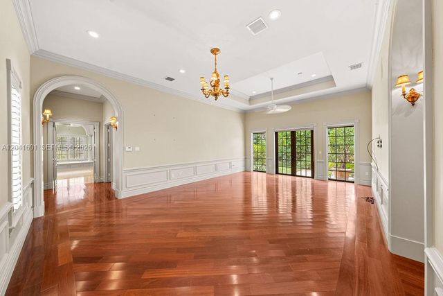 9001 SW 59th Ct, Pinecrest, FL 33156