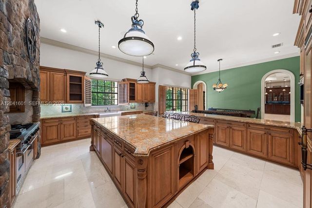 9001 SW 59th Ct, Pinecrest, FL 33156