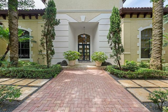 9001 SW 59th Ct, Pinecrest, FL 33156