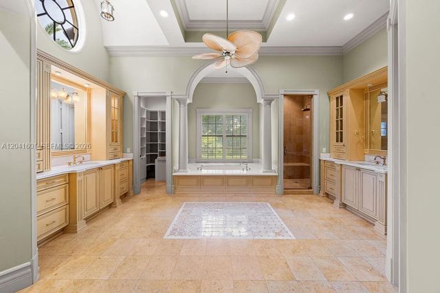 9001 SW 59th Ct, Pinecrest, FL 33156