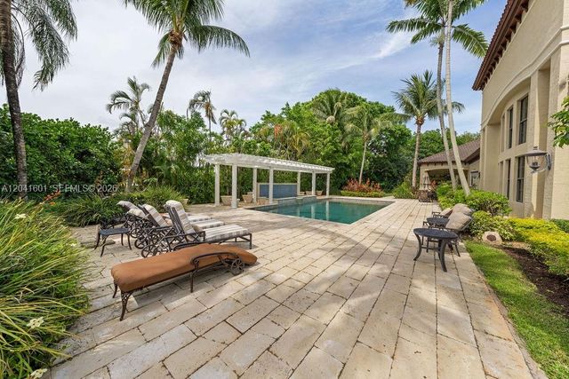 9001 SW 59th Ct, Pinecrest, FL 33156